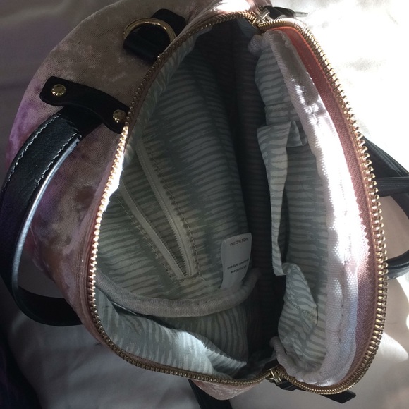 Backpack - Picture 5 of 6